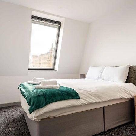 Modern 1 Bed Budget Apartment In Central Галифакс Экстерьер фото